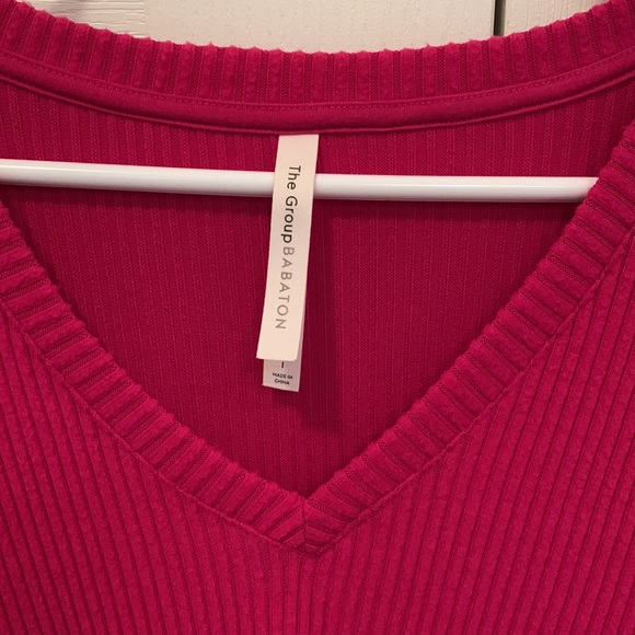 Aritzia| NEW Berry pink longsleeve - Picture 3 of 9
